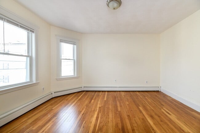 305 Hurley St