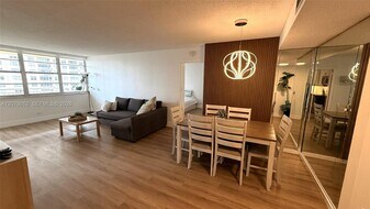 251 174th St in Sunny Isles Beach, FL - Building Photo