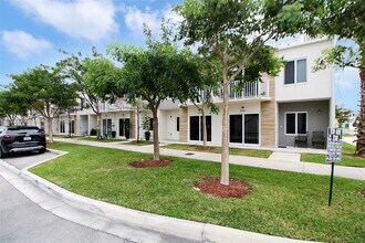 14482 SW 259th St in Princeton, FL - Building Photo - Building Photo