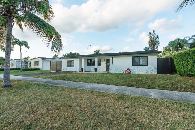 13455 SW 72nd Terrace in Miami, FL - Building Photo - Building Photo