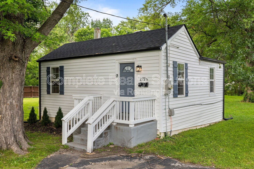 2726 Osgood Ave in Overland, MO - Building Photo
