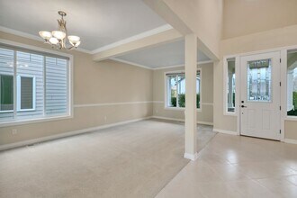 9301 126th Ave NE in Kirkland, WA - Building Photo - Building Photo