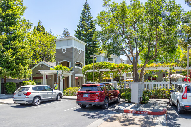 250 Santa Fe Ter in Sunnyvale, CA - Foto de edificio - Building Photo