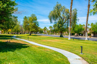 67697 Lagos Way in Cathedral City, CA - Foto de edificio - Building Photo