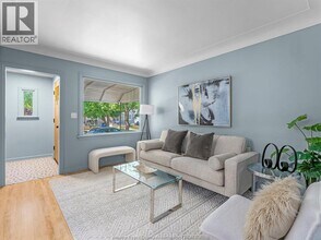 1722 Albert Rd in Windsor, ON - Building Photo - Building Photo