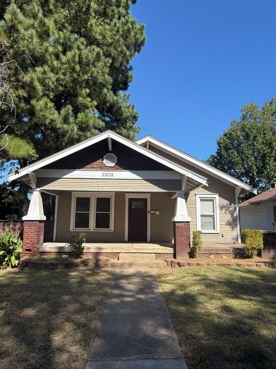 2203 S L St in Fort Smith, AR - Building Photo