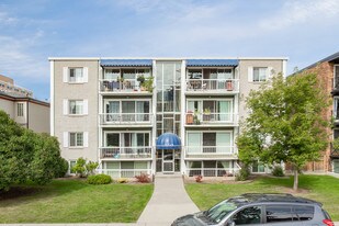 One twenty six in Calgary, AB - Building Photo