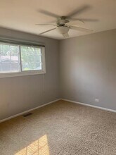 2305 Kingston Dr in Wheaton, IL - Building Photo - Building Photo