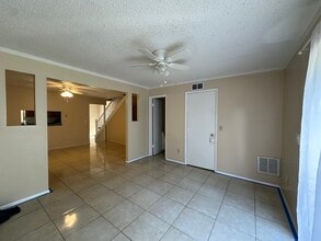 2163 Alicia Dr in Clearwater, FL - Foto de edificio - Building Photo