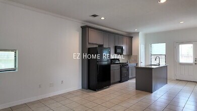8710 Knox St in Houston, TX - Building Photo - Building Photo