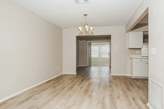 6927 Roslyn Ct in North Port, FL - Foto de edificio - Building Photo