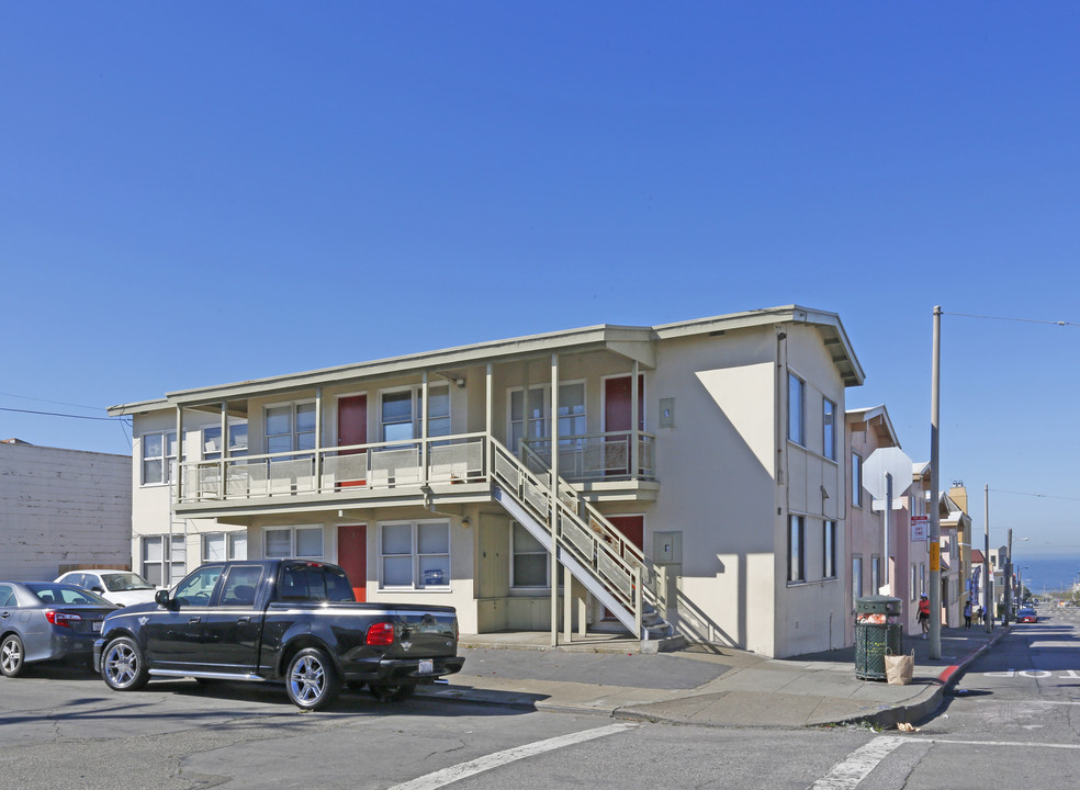 3201 Taraval St in San Francisco, CA - Building Photo