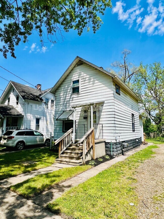 708 Elizabeth St in Kalamazoo, MI - Building Photo - Building Photo