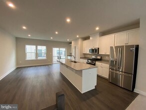 2822 Toles Park Dr in Hillcrest Heights, MD - Building Photo - Building Photo