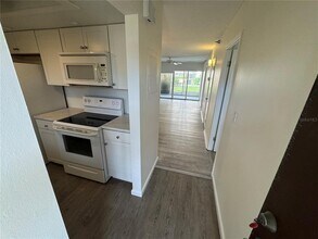 232 St Augustine Ave in Venice, FL - Building Photo - Building Photo