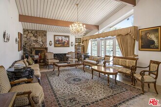 2546 Cordelia Rd in Los Angeles, CA - Building Photo - Building Photo