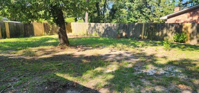 806 Hollybrook Dr in Longview, TX - Building Photo - Building Photo