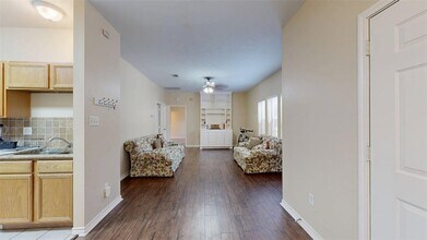 609 Townplace Dr in College Station, TX - Building Photo - Building Photo