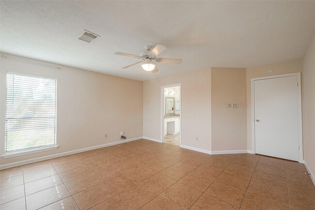 property at 703 Turtle Creek Dr