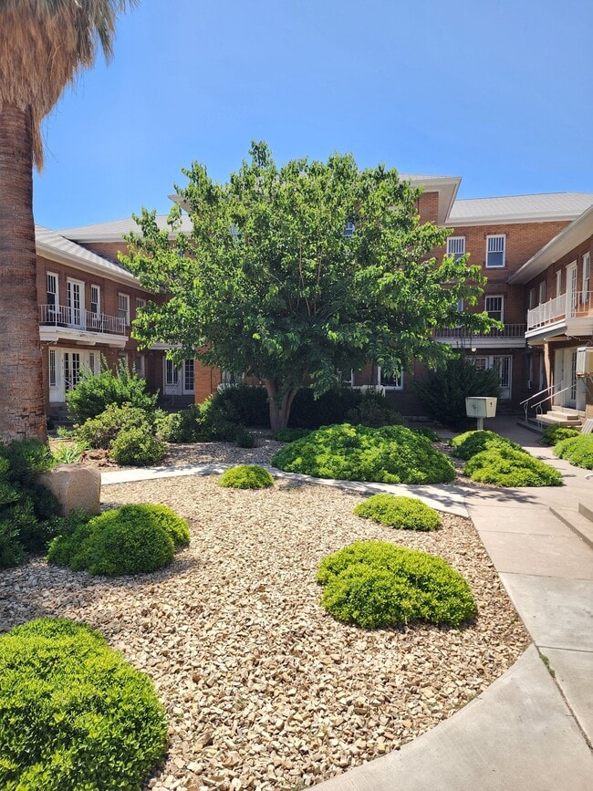 1820 Montana Ave, Unit 2