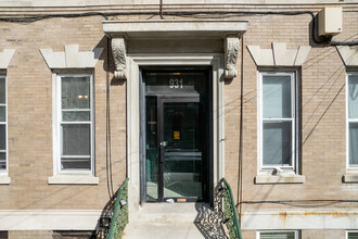 931 Willow Ave in Hoboken, NJ - Foto de edificio - Building Photo