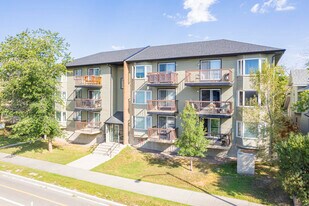 1620 12th Ave SW in Calgary, AB - Building Photo