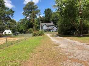 196 Brookview Dr in Valdosta, GA - Foto de edificio - Building Photo
