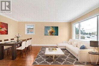 21 Lynvalley Crescent in Toronto, ON - Building Photo - Building Photo