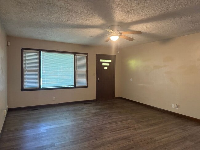 1702 W High St in Springfield, MO - Building Photo - Building Photo