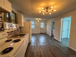 55 Burlingham Rd in Bloomingburg, NY - Building Photo - Building Photo