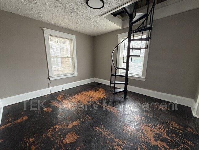 355 Broadway in Rochester, NY - Building Photo - Building Photo