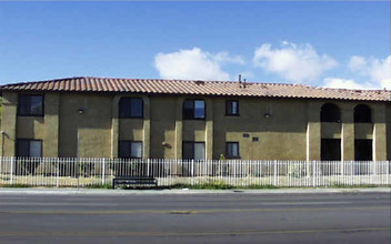 Pine Meadows in Palmdale, CA - Building Photo - Building Photo