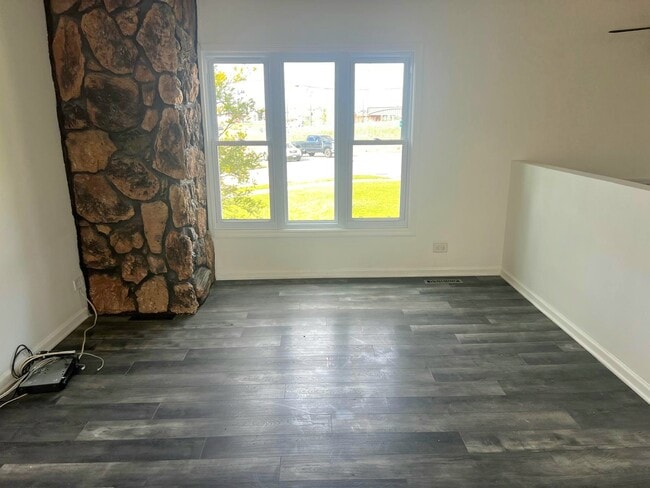 717 E Clarendon Dr in Round Lake Beach, IL - Building Photo - Building Photo