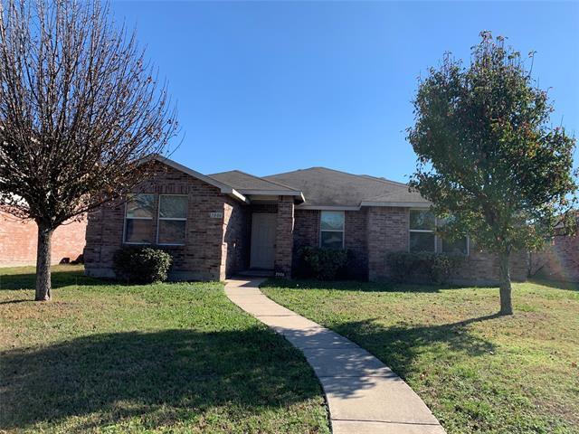 1006 Hollow Oak Rd in Lancaster, TX - Building Photo