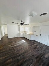 207 S Nachita Dr in Dallas, TX - Building Photo - Building Photo