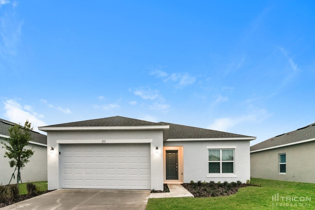 212 Garnet Ave in Kissimmee, FL - Building Photo