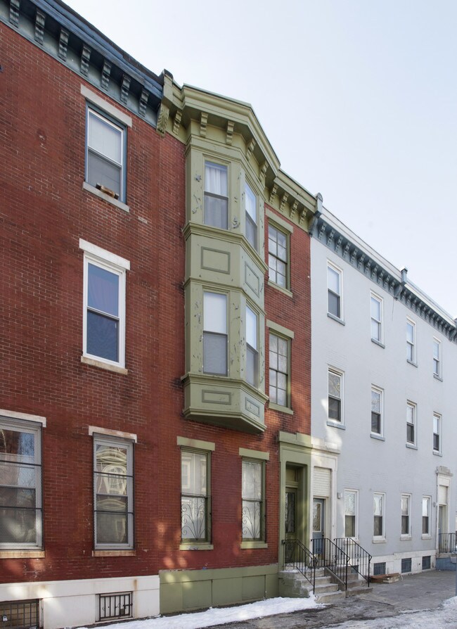 1734 Mount Vernon St in Philadelphia, PA - Foto de edificio - Building Photo