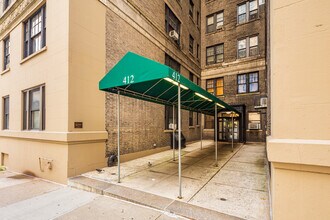 412 W 110th St in New York, NY - Foto de edificio - Building Photo