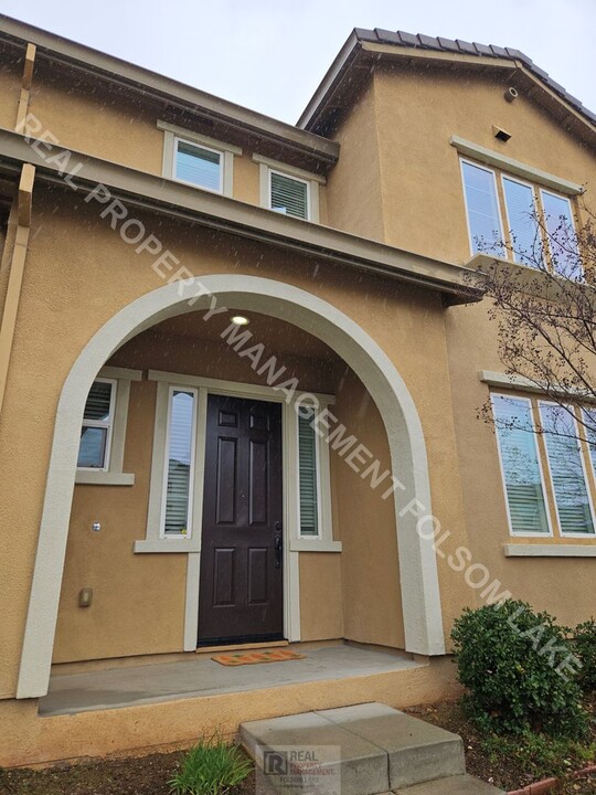 848 Blossom Rock Ln in Folsom, CA - Foto de edificio