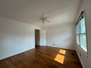 106A McKennell Dr in Nashville, TN - Foto de edificio - Building Photo