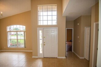 421 Lockbreeze Dr in Davenport, FL - Building Photo - Building Photo