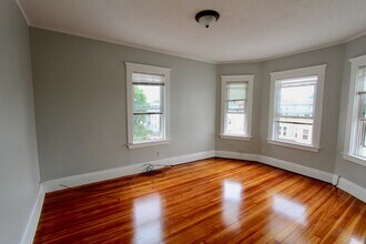 137 Pleasant St, Unit 3 in Boston, MA - Building Photo - Building Photo