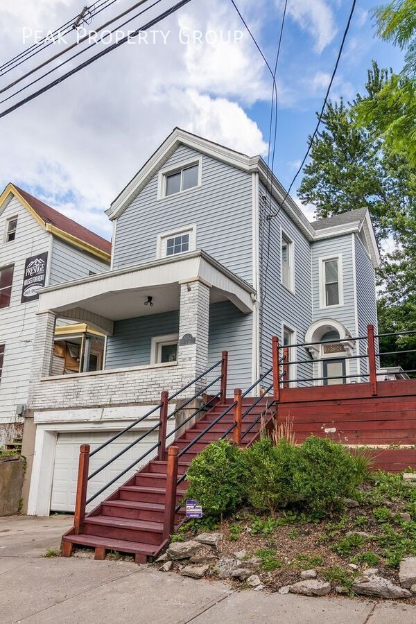 property at 2552 Vestry Ave