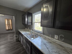 709 Kern St in Waterloo, IA - Building Photo - Building Photo