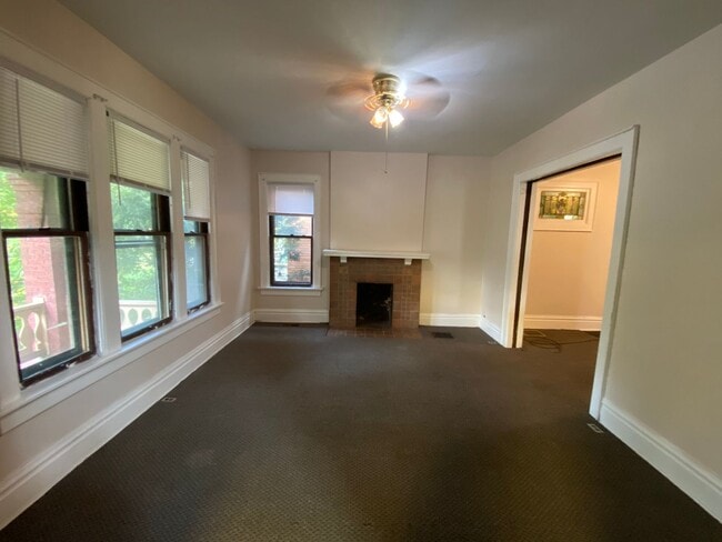 56 E Oakland Ave in Columbus, OH - Building Photo - Building Photo