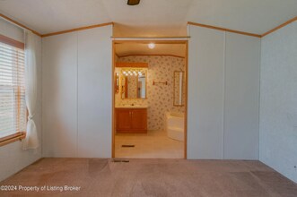 209 2nd St SW in Belfield, ND - Foto de edificio - Building Photo