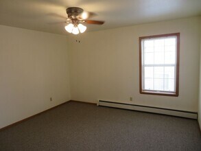 405 Main St in Lomira, WI - Building Photo - Building Photo