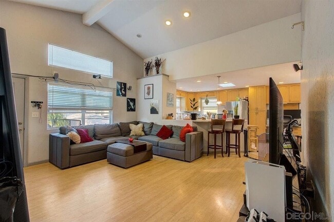 5038 Savannah St in San Diego, CA - Foto de edificio - Building Photo