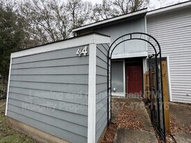 44 Phlox Dr in Lafayette, LA - Building Photo