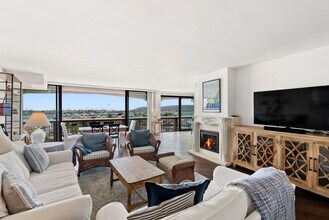 1150 Anchorage Ln in San Diego, CA - Building Photo - Building Photo